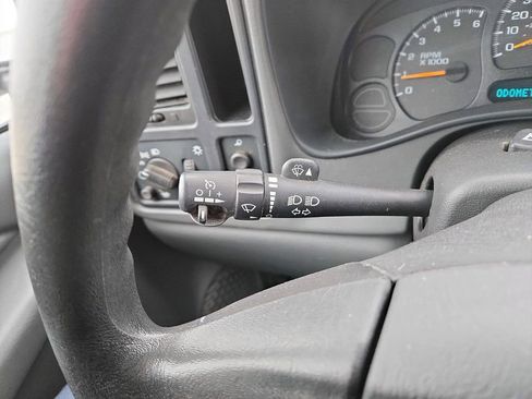 Used 2005 GMC Sierra 1500 W/T w/ Light Duty Power Package image 11