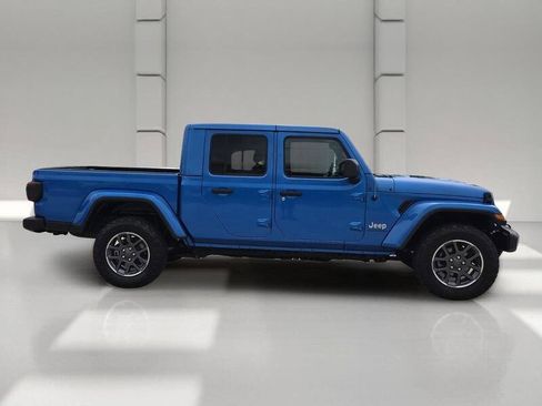 Certified 2020 Jeep Gladiator Overland w/ Safety Group AWD/4WD image 6
