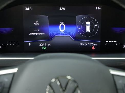 Used 2024 Volkswagen Tiguan SE image 14