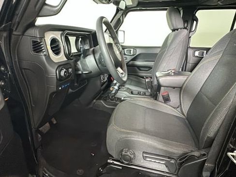 Used 2024 Jeep Wrangler Unlimited Sahara AWD/4WD image 10