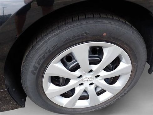 Used 2021 Toyota Corolla LE FWD image 7