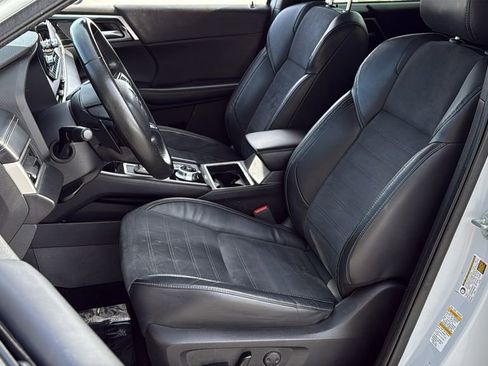 Used 2022 Mitsubishi Outlander SE image 24