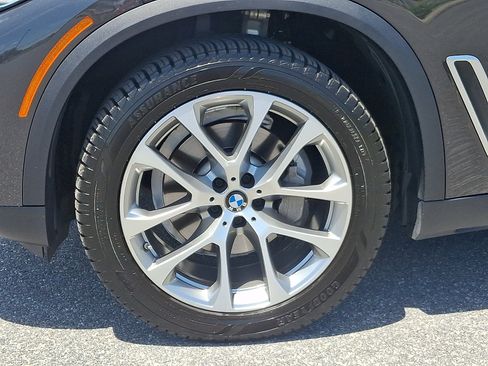 Used 2023 BMW X5 xDrive40i w/ Premium Package AWD/4WD image 9