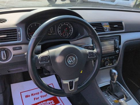 Used 2014 Volkswagen Passat 1.8T SE FWD image 9