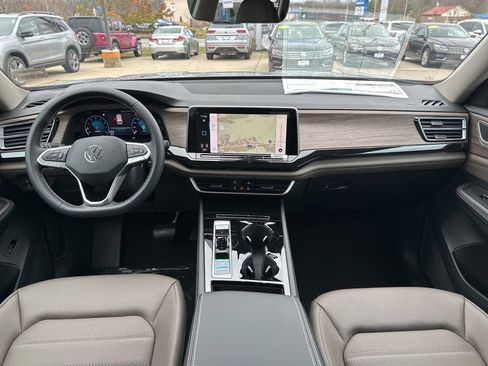 New 2026 Volkswagen Atlas SEL image 13