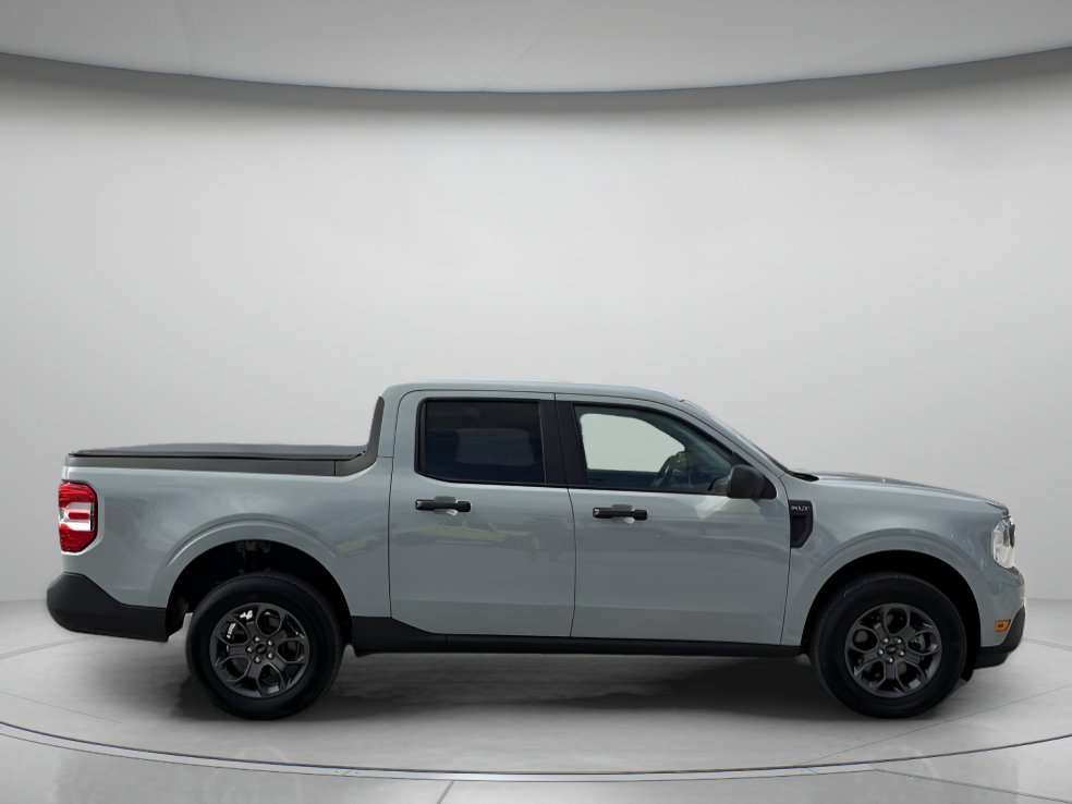 Used 2024 Ford Maverick XLT FWD image 3