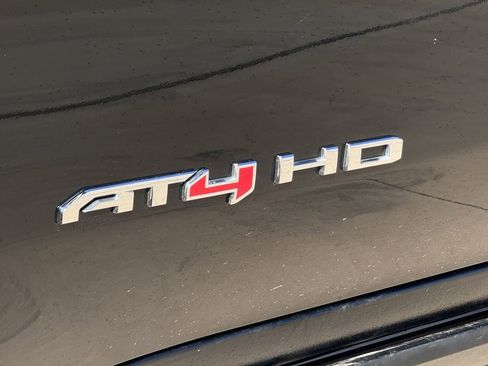 Used 2025 GMC Sierra 2500 AT4 w/ AT4 Premium Plus Package image 10