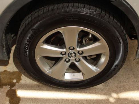 Used 2015 Toyota RAV4 XLE image 25