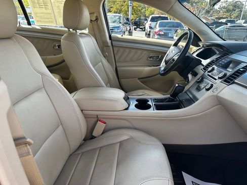 Used 2019 Ford Taurus SEL image 35