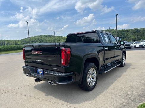 Used 2025 GMC Sierra 1500 Denali AWD/4WD image 4