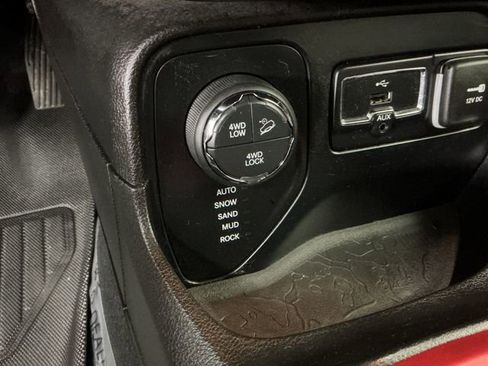 Used 2016 Jeep Renegade Trailhawk image 32