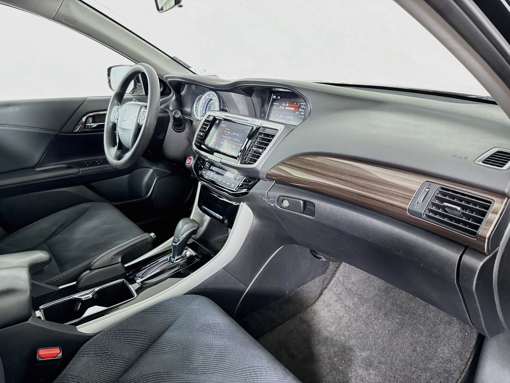 Used 2016 Honda Accord EX image 25