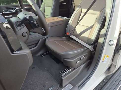 New 2026 GMC Sierra 1500 Denali w/ Denali Reserve Package image 32