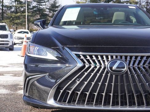 Used 2023 Lexus ES 250 w/ Premium Package image 14