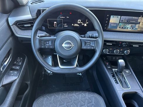 Used 2025 Nissan Kicks SV FWD image 30