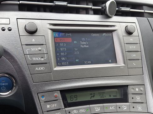 Used 2014 Toyota Prius Two FWD image 16
