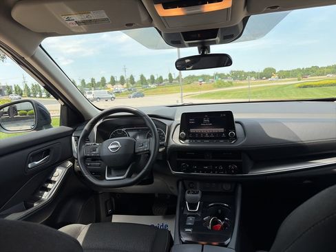 Used 2025 Nissan Rogue SV FWD image 35