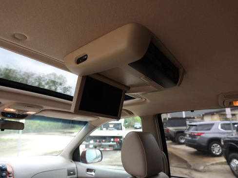 Used 2010 Toyota Sienna XLE FWD image 16