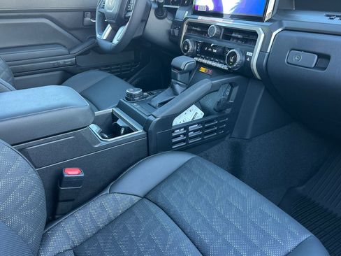 New 2025 Toyota Tacoma TRD Off-Road image 17