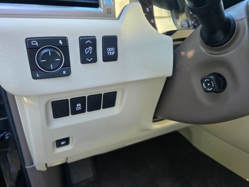 Used 2013 Lexus GX 460 image 15