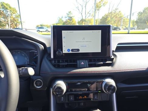 New 2025 Toyota RAV4 SE image 12