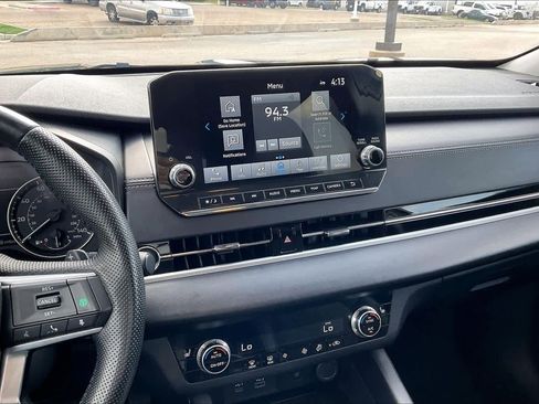 Used 2024 Mitsubishi Outlander SE image 7