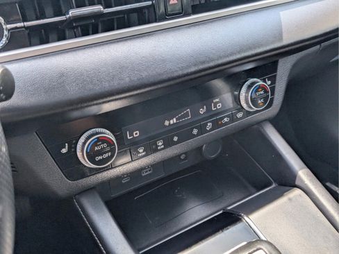 Used 2022 Mitsubishi Outlander SE image 38