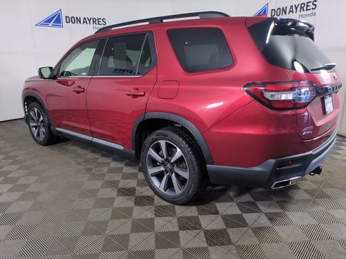 Certified 2024 Honda Pilot Elite image 4