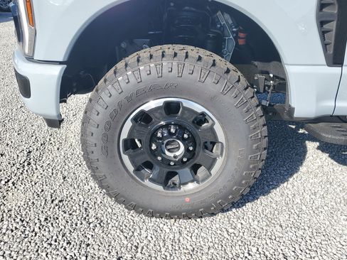 New 2026 Ford F350 Platinum w/ Tremor Off-Road Package image 6