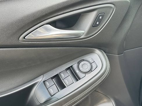 Used 2025 Buick Encore GX Preferred FWD image 18