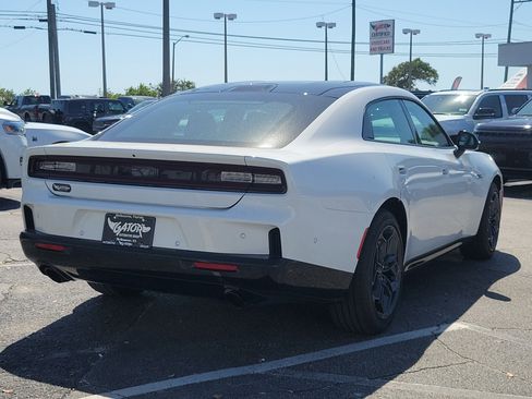 New 2026 Dodge Charger R/T AWD/4WD image 4