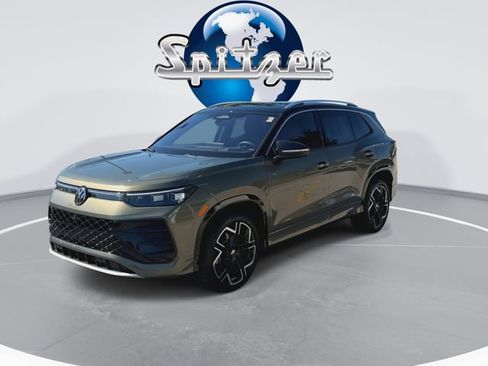 Used 2025 Volkswagen Tiguan SEL R-Line AWD/4WD image 8