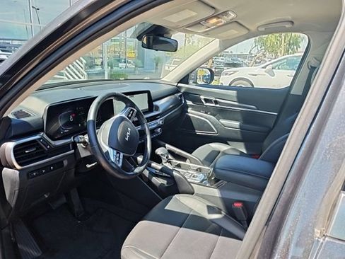 Certified 2024 Kia Telluride LX AWD/4WD image 3