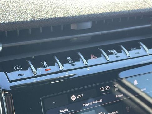 Used 2025 Jeep Grand Cherokee Laredo X image 22