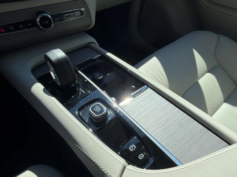 Certified 2024 Volvo XC90 T8 Plus w/ Protection Package Premier image 29