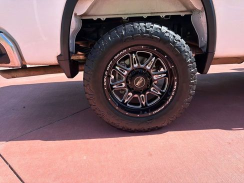 Used 2020 Chevrolet Silverado 3500 LT AWD/4WD image 36