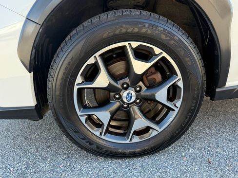 Used 2018 Subaru Crosstrek 2.0i Premium w/ Eyesight System image 12