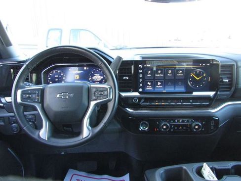 Used 2023 Chevrolet Silverado 1500 RST AWD/4WD image 5