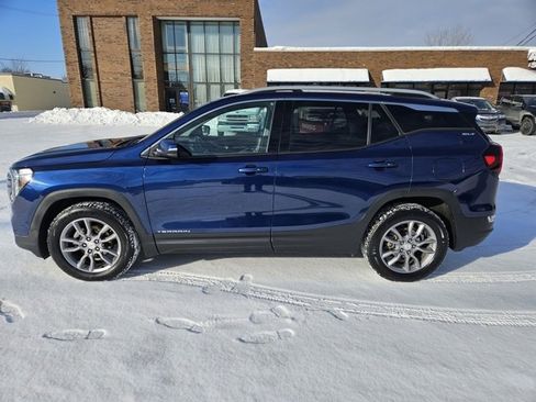 Used 2022 GMC Terrain SLT w/ LPO, Floor Liner Package image 4