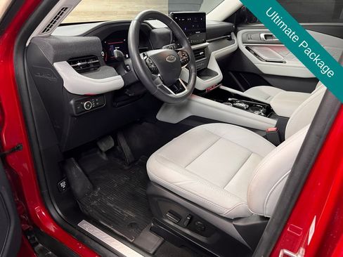 Used 2025 Ford Explorer Platinum w/ Ultimate Package image 3