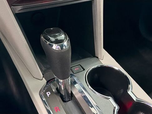 Used 2016 GMC Terrain SLE image 16