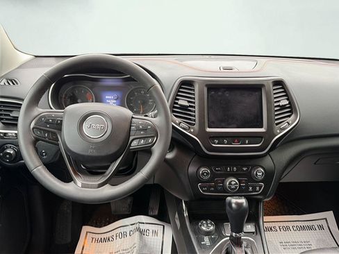 Used 2022 Jeep Cherokee Trailhawk w/ Sun, Sound & Nav Group AWD/4WD image 9