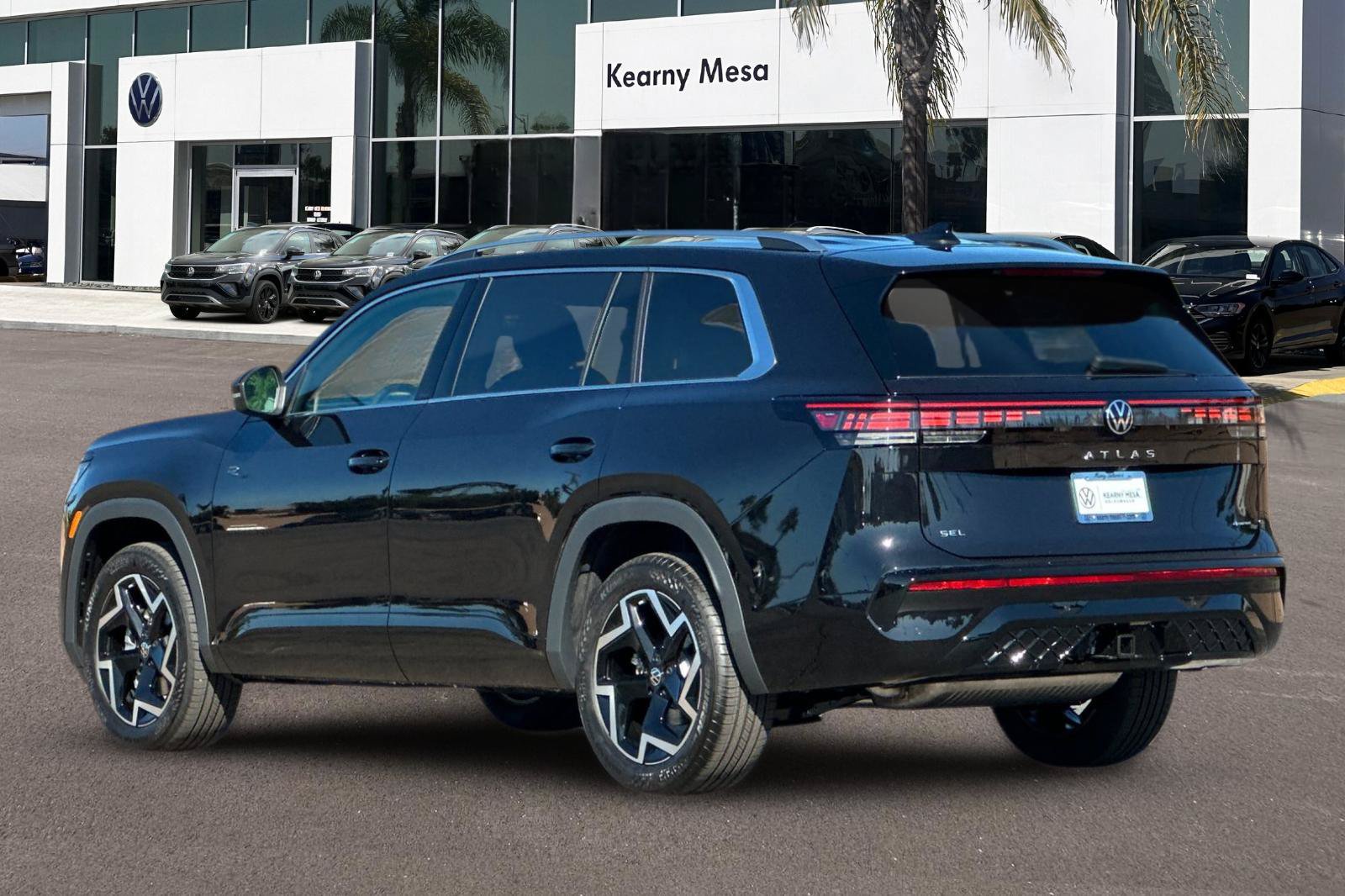 New 2027 Volkswagen Atlas SEL R-Line AWD/4WD image 6