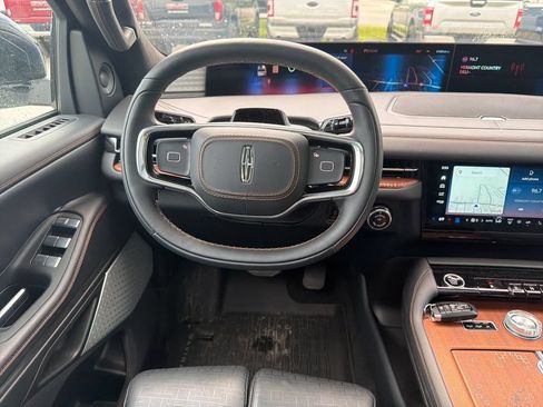 Used 2025 Lincoln Navigator Black Label AWD/4WD image 13