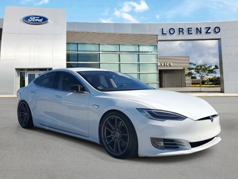Used 2016 Tesla Model S 90D image 3
