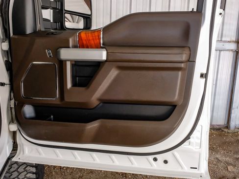 Used 2020 Ford F350 King Ranch w/ King Ranch Ultimate Package AWD/4WD image 44