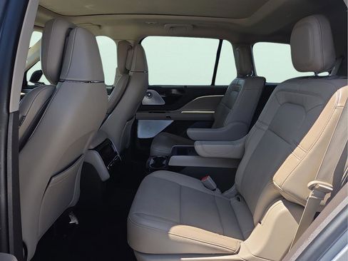 Used 2021 Lincoln Aviator Reserve w/ Equipment Group 202A AWD/4WD image 8