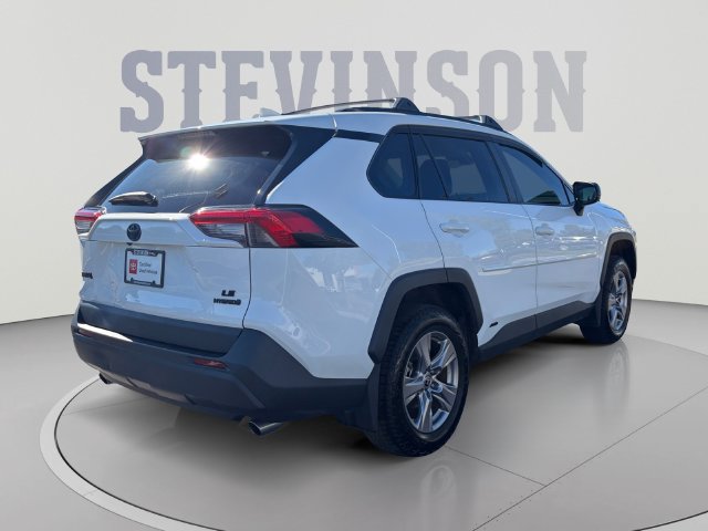 Used 2022 Toyota RAV4 LE AWD/4WD image 5