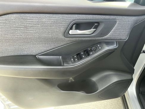 Used 2021 Nissan Rogue SV image 15