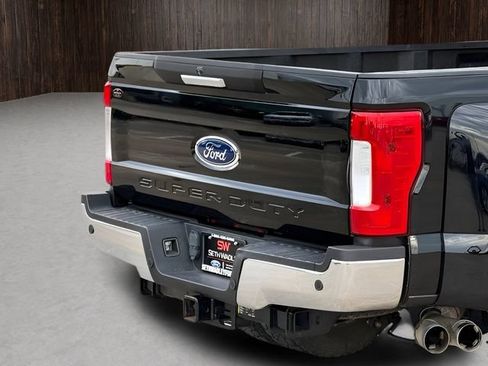 Used 2019 Ford F350 XLT w/ XLT Premium Package AWD/4WD image 13